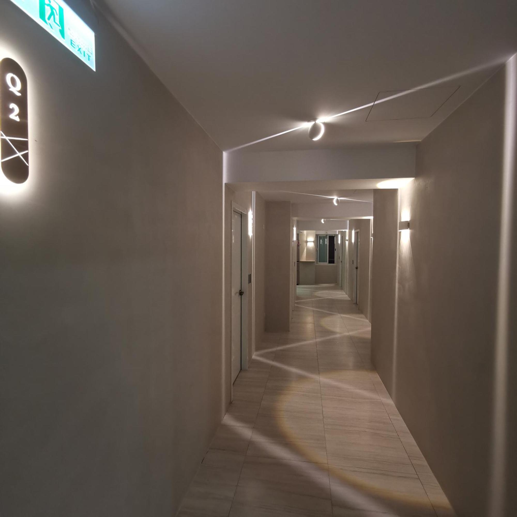 橙舍太空艙 Tw Capsule Hostel Тайпей Екстериор снимка