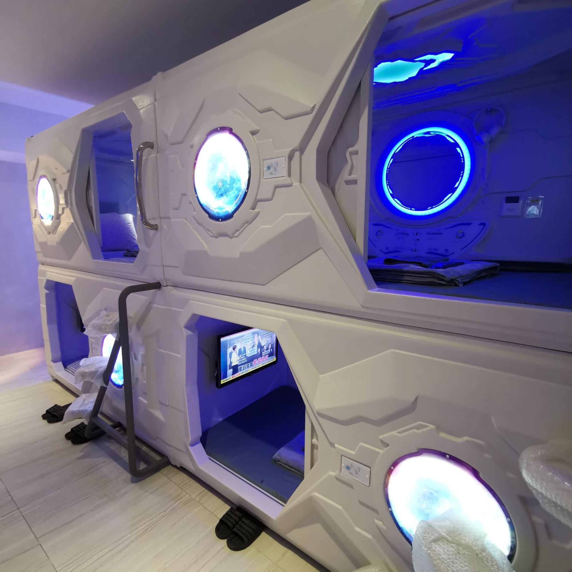 橙舍太空艙 Tw Capsule Hostel Тайпей Екстериор снимка